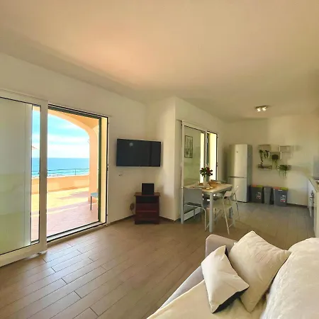 Relax Vista Mare Con A/c, Wi-fi & Free Parking. Daire *