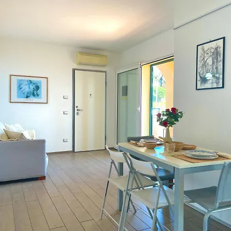 Relax Vista Mare Con A/c, Wi-fi & Free Parking. Daire *